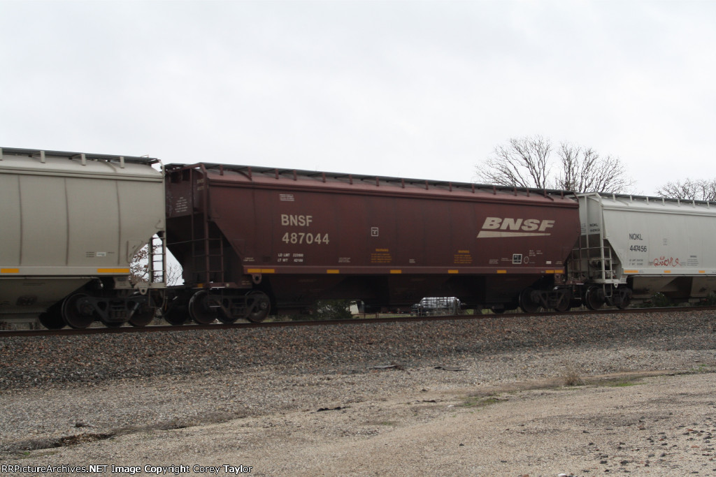 BNSF 487044